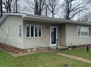 794 S Madison Dr, Cromwell, IN 46732