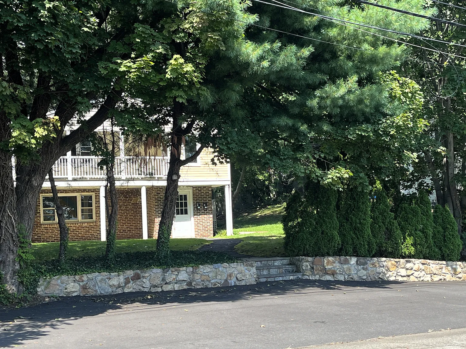 2 bed, 1000 sqft, $1,950 — Photo 2