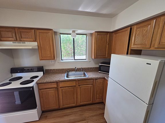 4th image of 405 Blackhawk Rd APT 12
