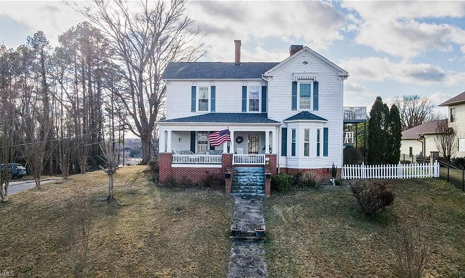 1st image of 519 Maple St