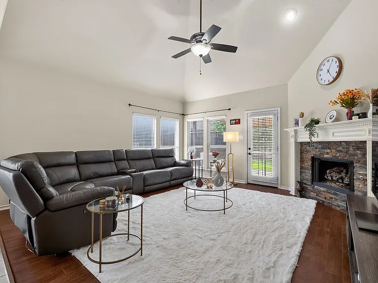 7912 Riverwalk Trl — Photo 16