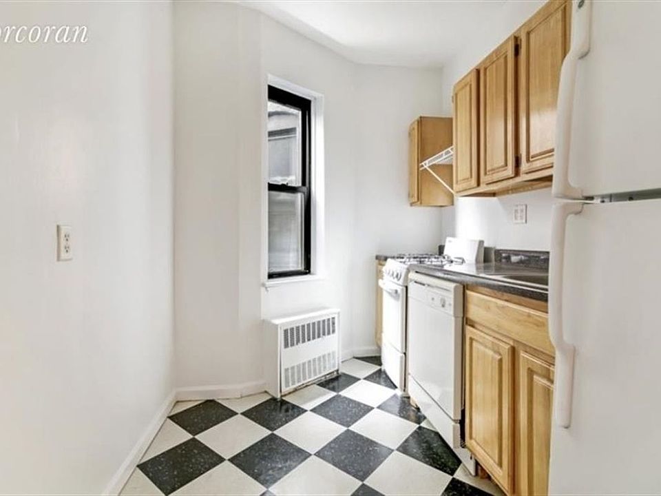 2nd image of 216 6th Ave APT 4C