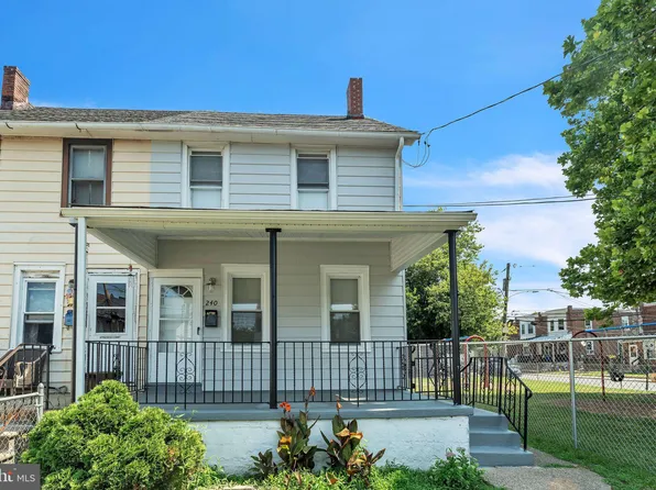 240 Randall St, Crum Lynne, PA 19022