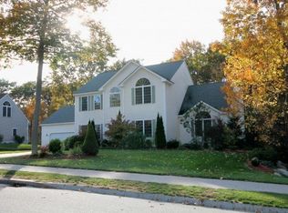 6 Lennox St, Hooksett, NH 03106