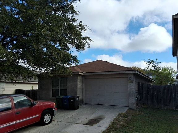 3rd image of 670 Coral Hbr