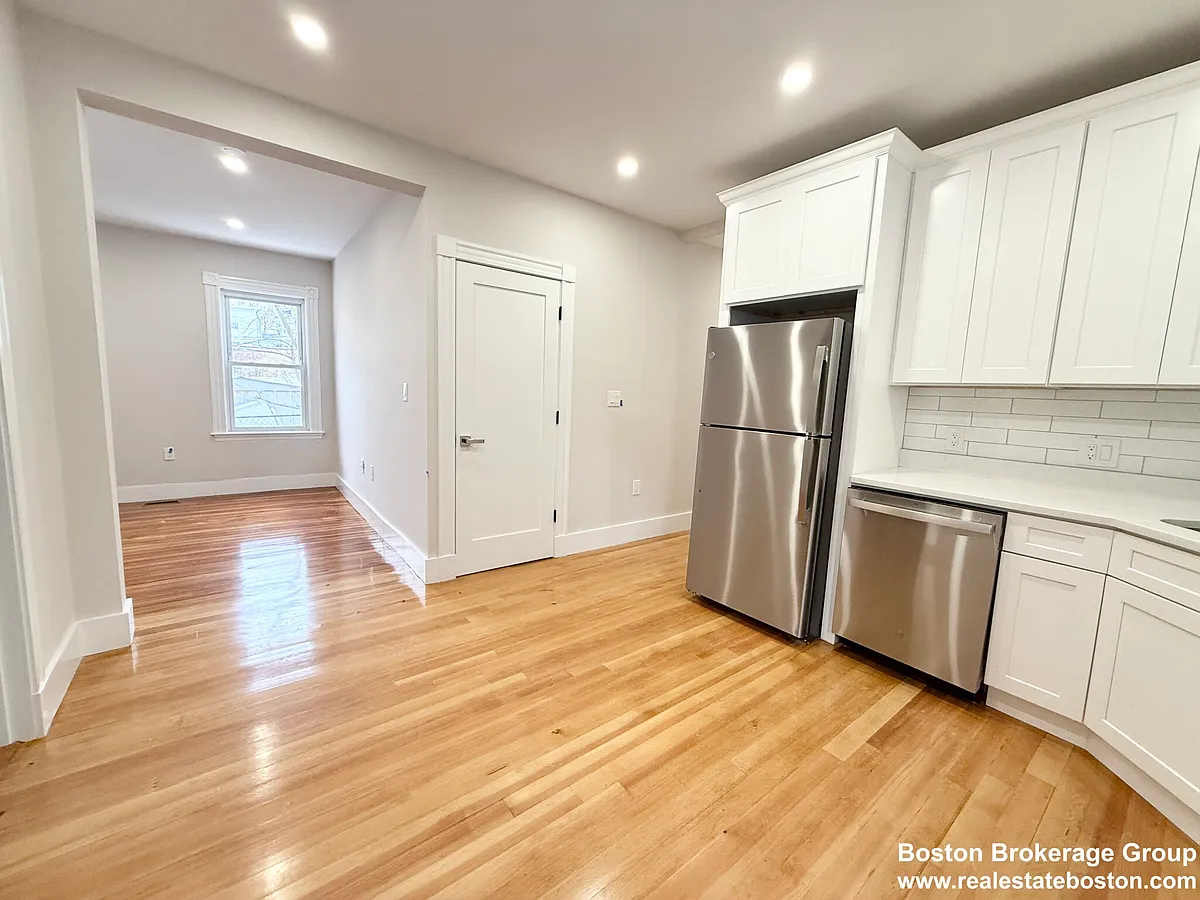 Building Photo - 36 Raven St #1