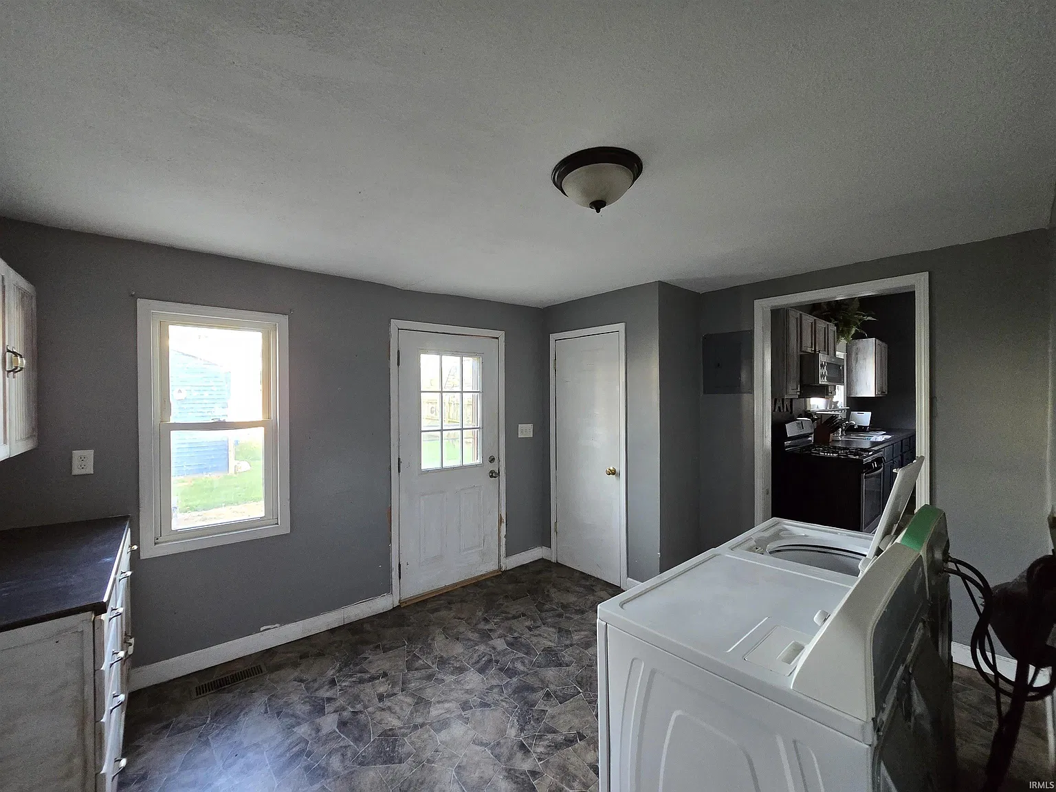 4 bed, 2.0 bath, 1897 sqft, $1,800 — Photo 4