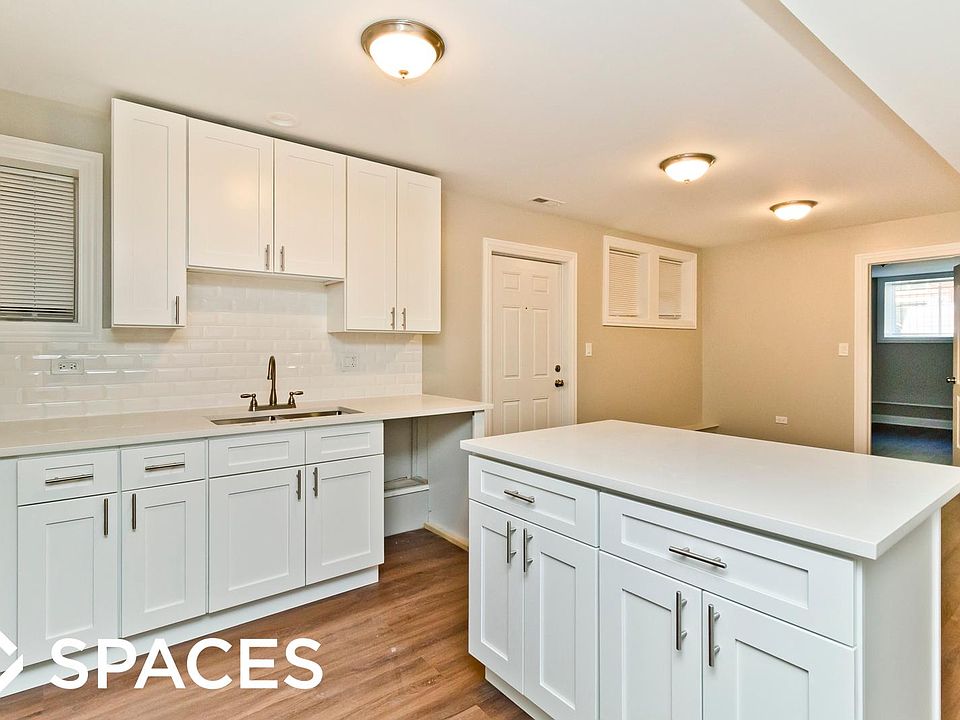 1st image of 3837 N Greenview Ave #Unt_gdn