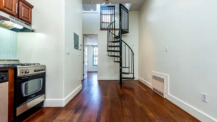 Rented by Nooklyn NYC LLC | media 30