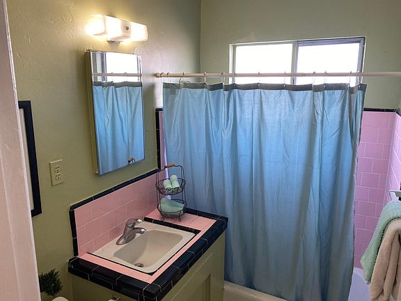 5th image of 4064 Texas St #1