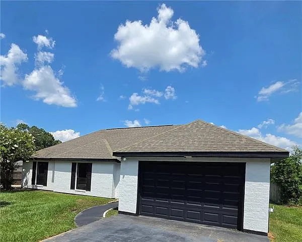 3 bed, 2.0 bath, 1404 sqft, $1,750 — Photo 1