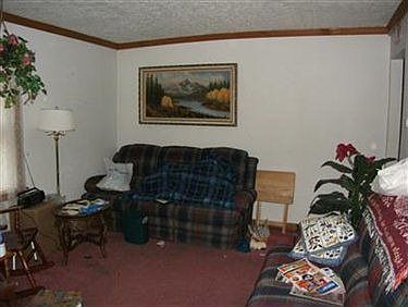 5th image of 218 Hayes Ave
