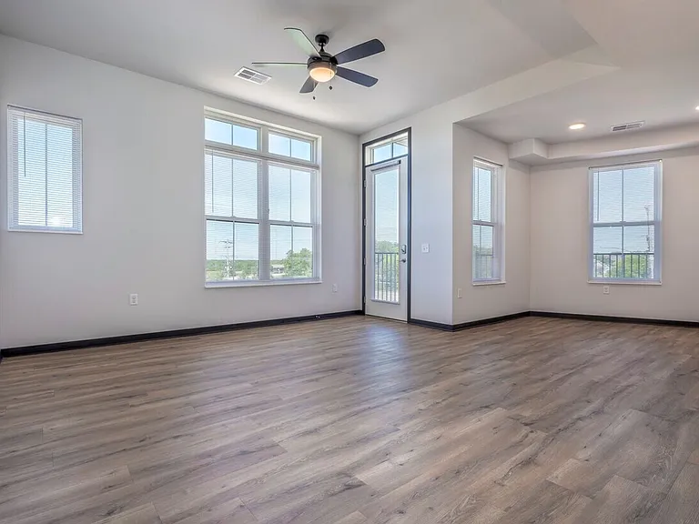 Homestead Luxury Apartments — Photo 54