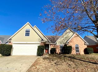 1826 Cherry Creek Dr, Southaven, MS 38671