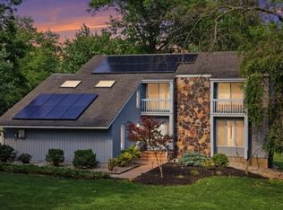 30 Willow Brook Ln, Clinton Twp., NJ 08801