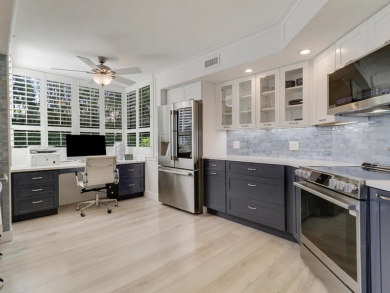 515 Bay Colony Dr N — Photo 9
