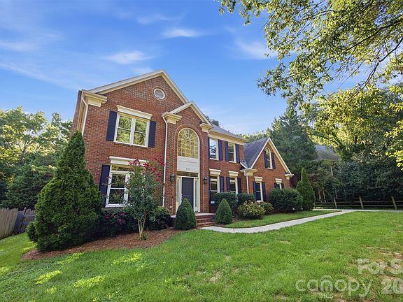 4th image of 8701 Houston Ridge Rd