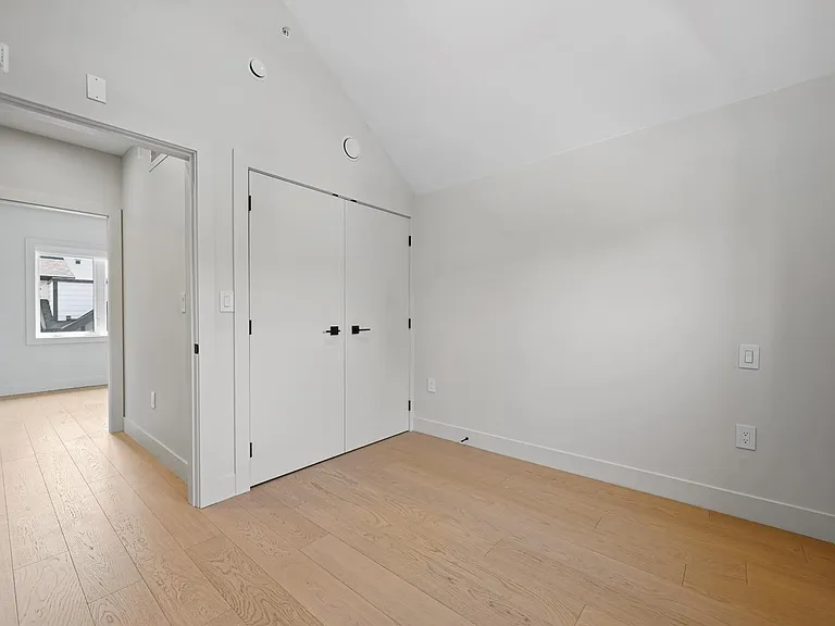 3410 Knight St — Photo 17