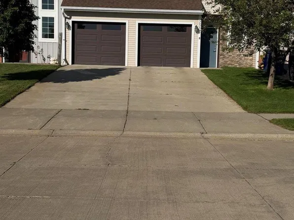 2556 Dakota Blvd, Dickinson, ND 58601