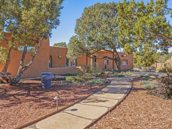 86A Arroyo Hondo Trl, Santa Fe, NM 87508