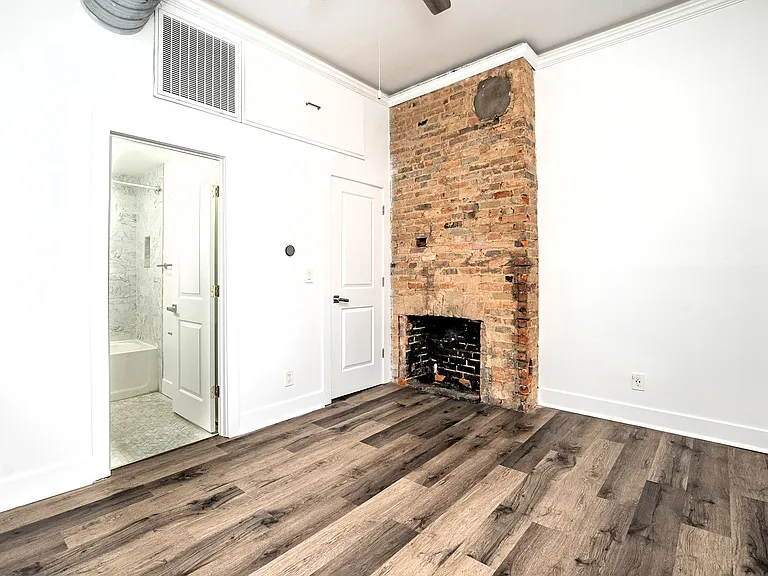 1635 Race St — Photo 10
