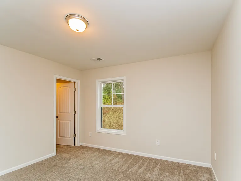 335 Noble Ln — Photo 9