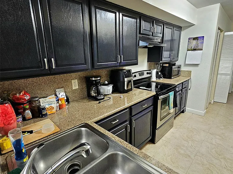 8294 NW 24th St #8294 — Photo 4