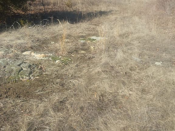 4th image of W Hickory Dr