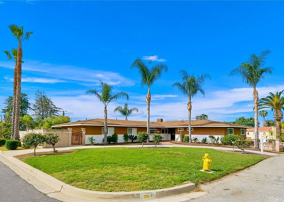 1st image of 19578 E Knollcrest Dr