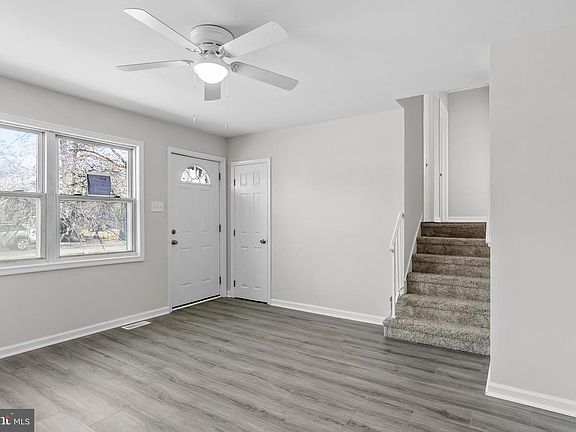 4th image of 205 W Beach Rd