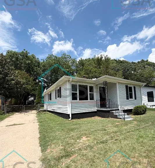 113 Hammond Ave — Photo 2
