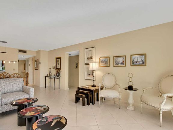 5th image of 7300 Amberly Ln APT 409
