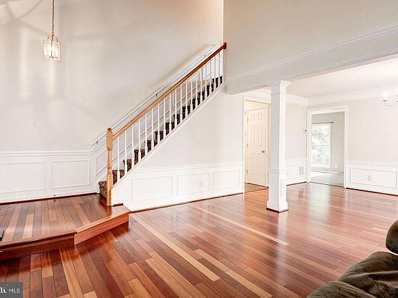 3rd image of 829 Catoctin Cir NE #829