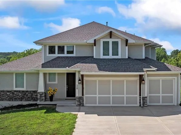 520 S 98th St, Edwardsville, KS 66111