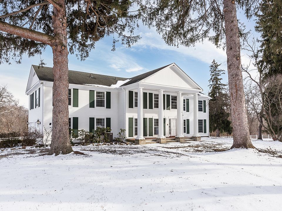 1st image of 8044 Dexter Pinckney Rd