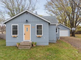 828 Irving Ave NW, Elk River, MN 55330