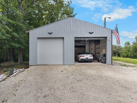 2nd image of 490 Borders Rd
