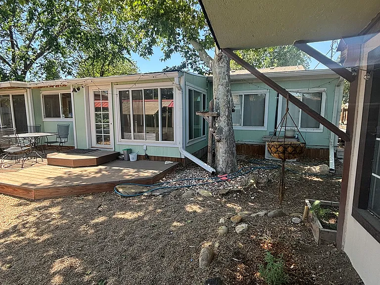 1412 N Valentia St — Photo 15