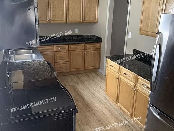 2nd image of 8416 Grandview Ln