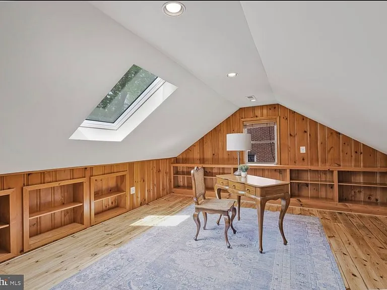 2622 N Lexington St — Photo 16