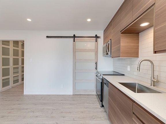 2nd image of 1214 Barton Hills Dr APT 206