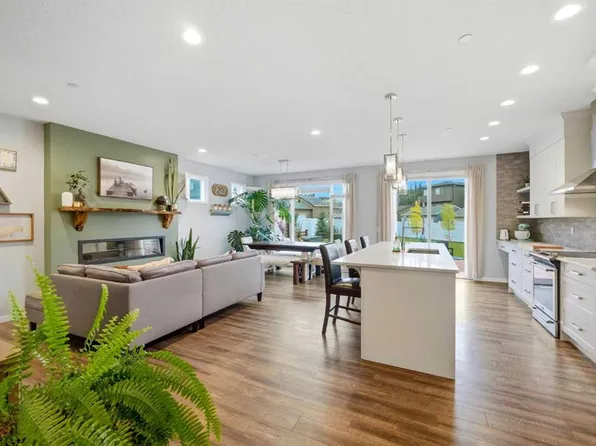 43 N Howse Mnr NE, Calgary, AB T3P 0X2