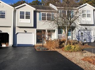 13 Fairwood Dr, Queensbury, NY 12804