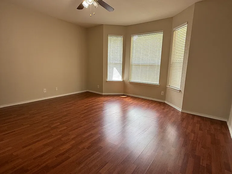 2526 Silverton Wind — Photo 4