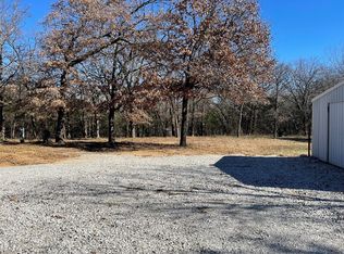 300 Pawnee Dr, Gordonville, TX 76245