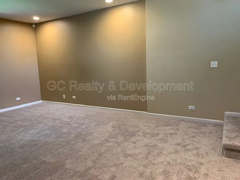 922 Kings Canyon Dr — Photo 3