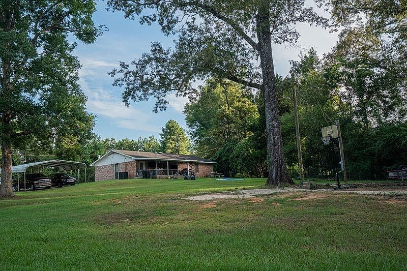 1st image of 347 Barron Rd
