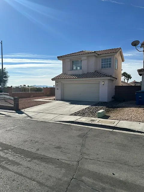 8957 Via Bonita Cir