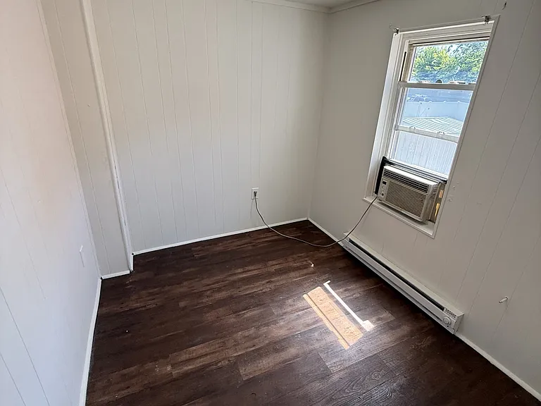 638 E Walnut St — Photo 10