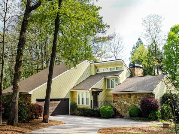 2990 Ascot Ln, Roswell, GA 30076